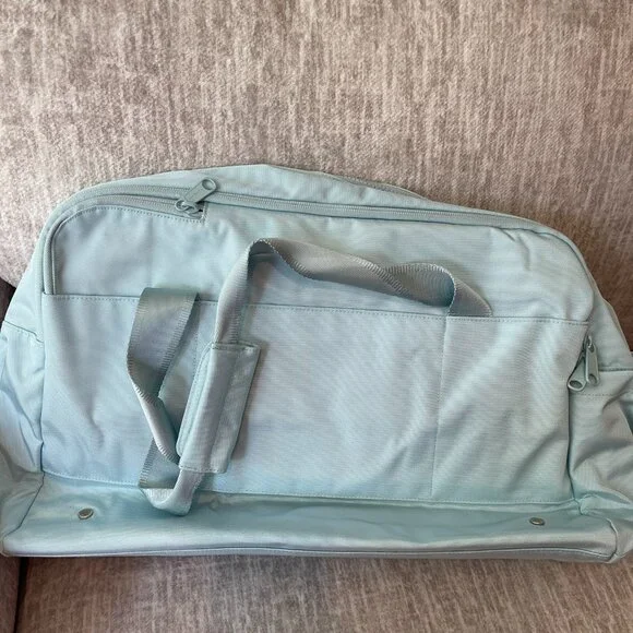 Vera Bradley ReActive Weekender Faded Jeans NWT - Picture 3 of 3